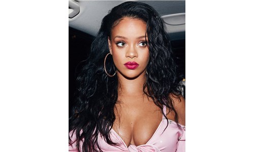 RIHANNA YENİ ALBÜMÜ İÇİN ADA KİRALADI